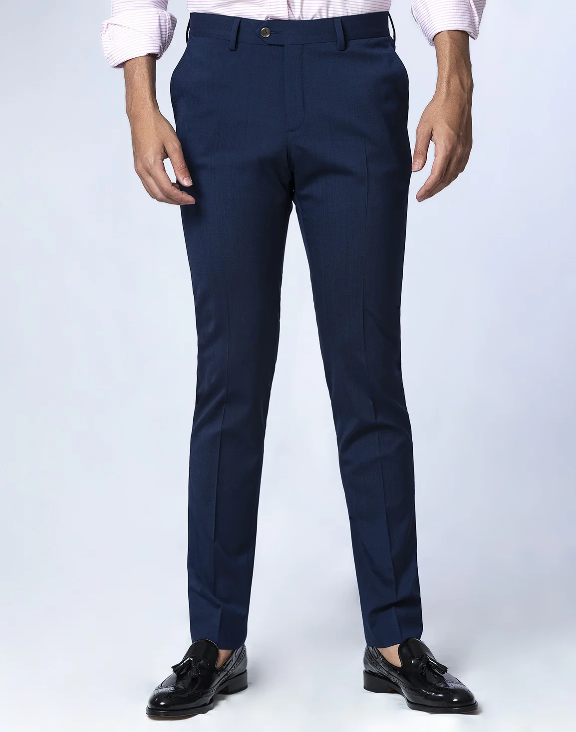 Pantalón vestir tejido de verano slim fit azulón.