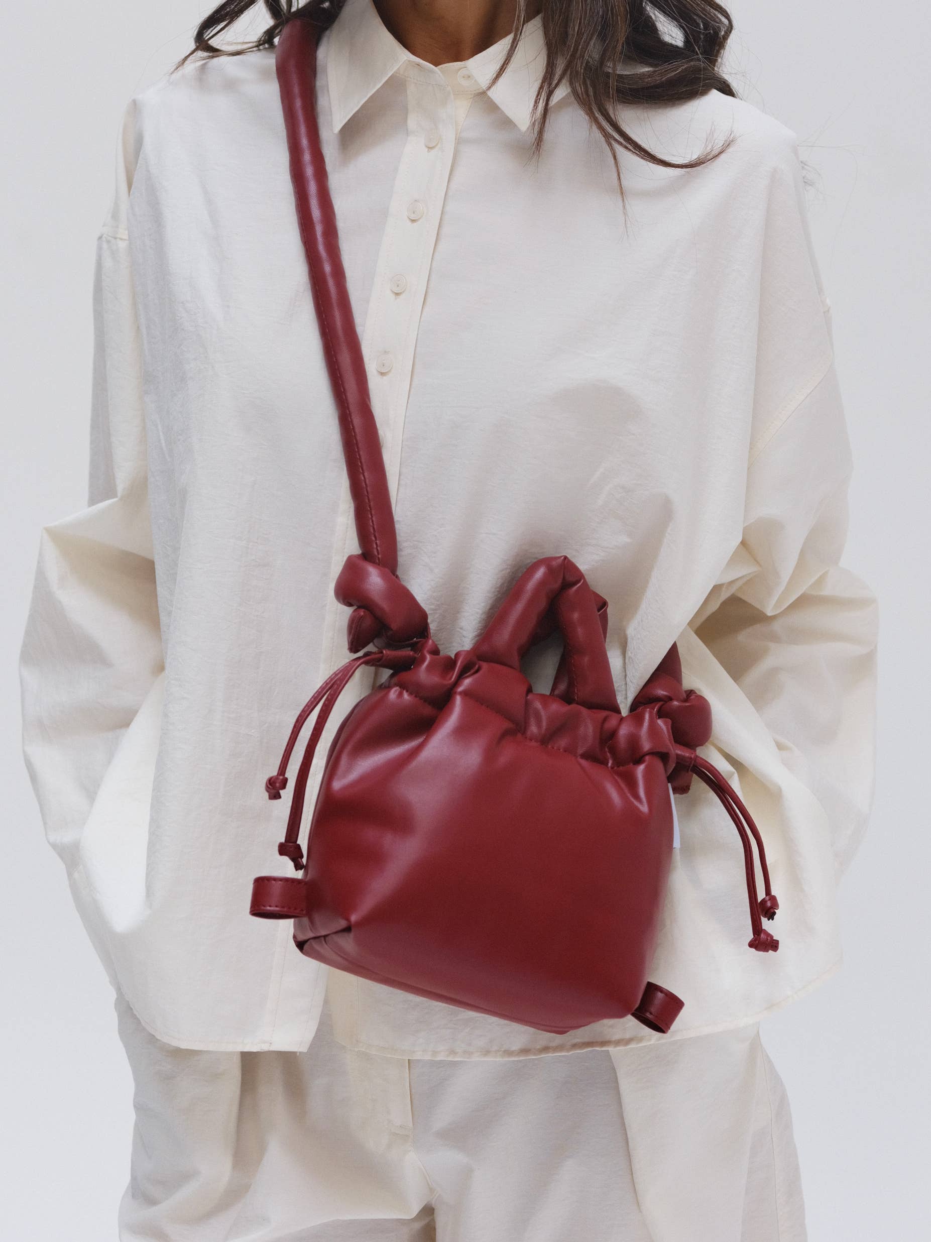 Micro Ona vegan leather - cherry - Imagen 3