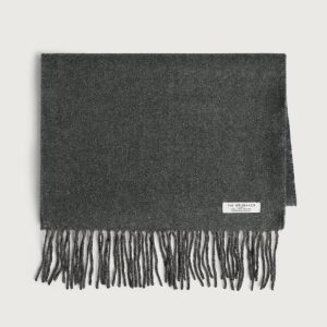The Bufanda Gris Oscuro