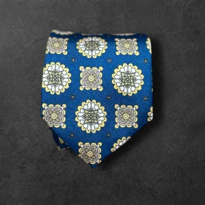 Corbata azul marino roseta celeste y blanco