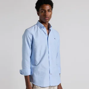 Camisa azul oxford lisa botón cuello
