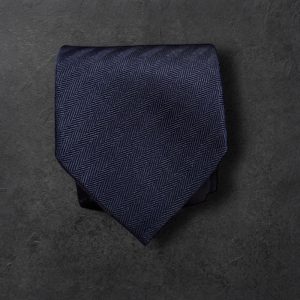 Corbata seda jacquard  lisa azul marino