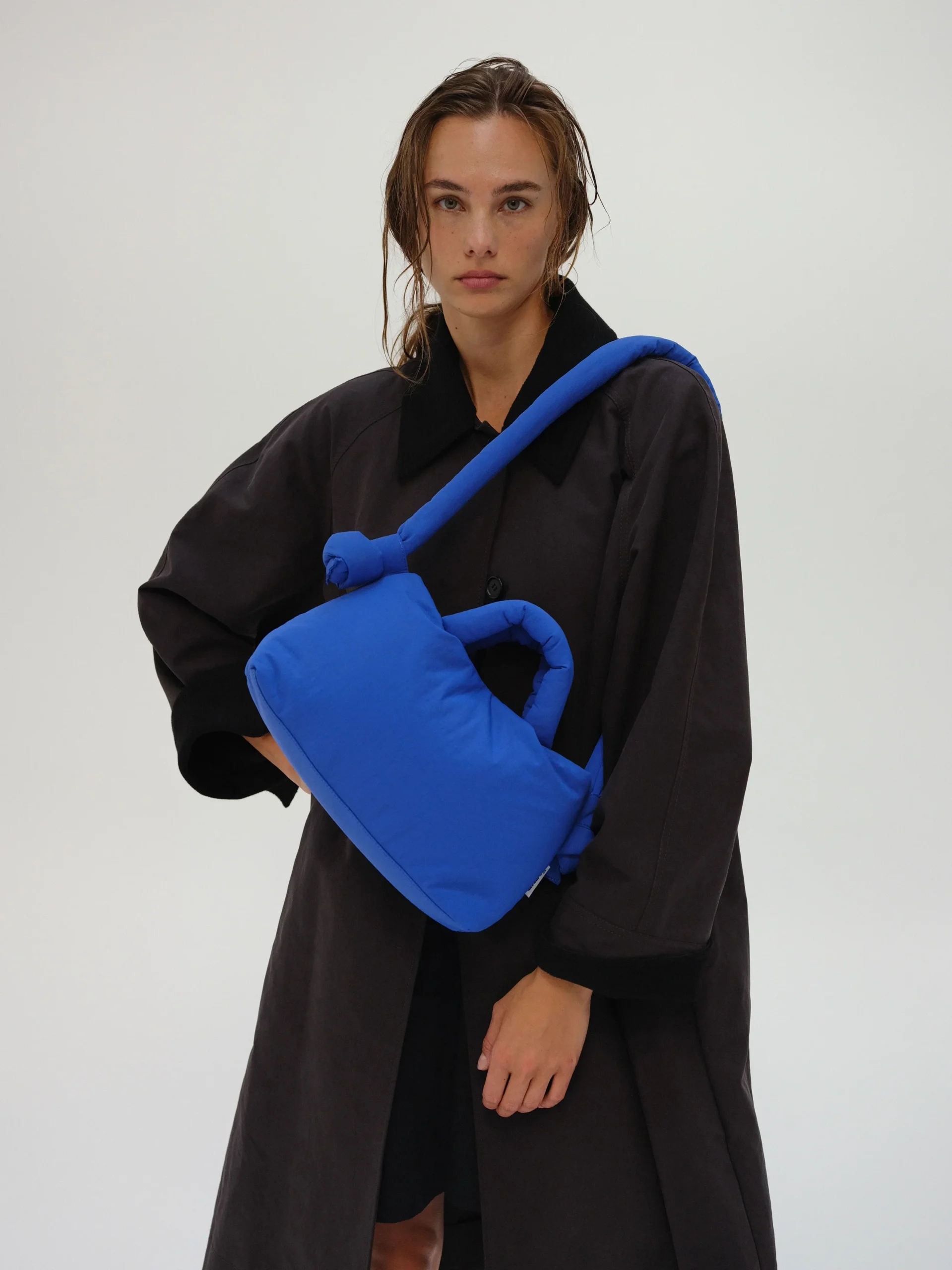 Bolso Mini Ona soft bag - cobalt blue - Imagen 3