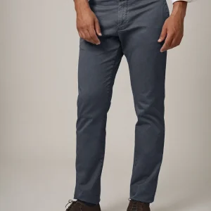 THE CHINO GRIS BUITRAGO