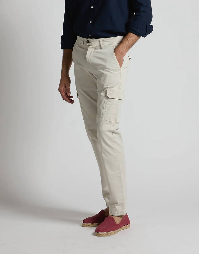 Pantalón cargo basic piedra
