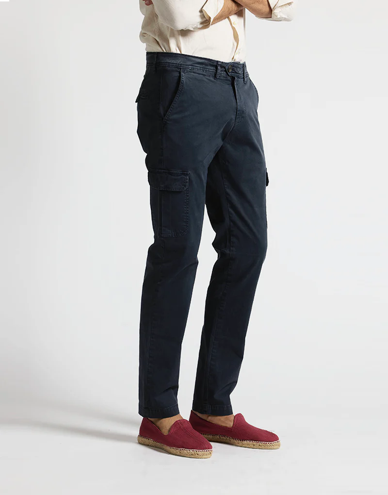 Pantalón cargo basic azul marino