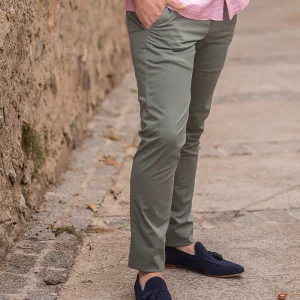 Pantalón slim algodón kaki