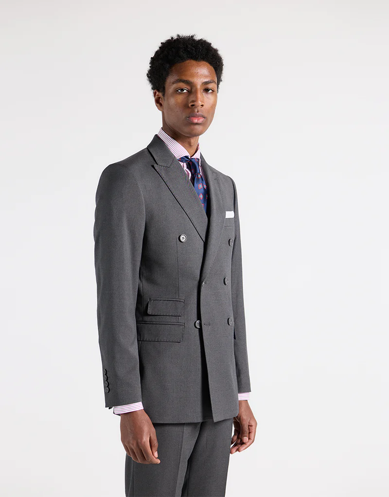 Traje cruzado liso gris medio