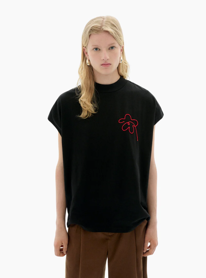 Camiseta bordada a mano Flower Volta