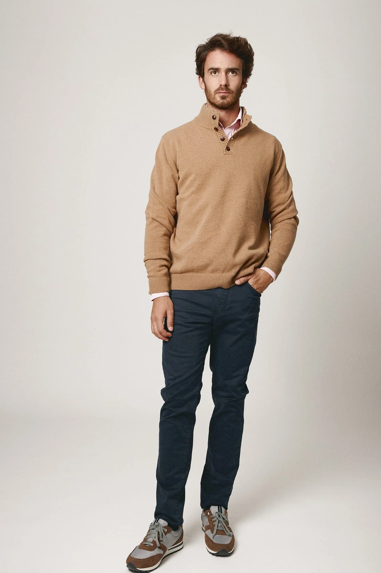 The Lambswool Botones Camel