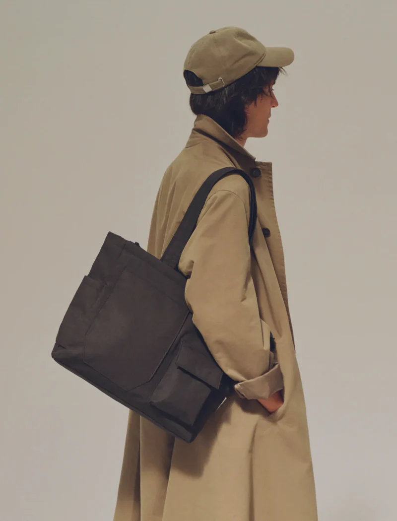 COSMIC TOTE - BLACK - Imagen 4