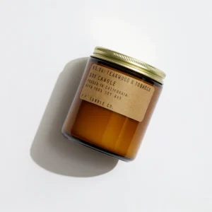 VELA AROMÁTICA NO. 04 - MADERA DE TECA & TABACO